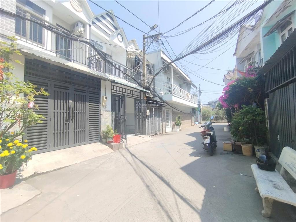 Nhà bán giá chỉ 2,1 tỷ  gần cầu long kiển, đường lê văn lương, nhà bè.