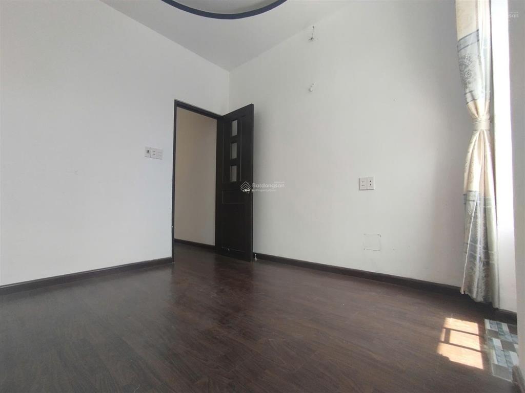 Nhà bán giá chỉ 2,1 tỷ  gần cầu long kiển, đường lê văn lương, nhà bè.