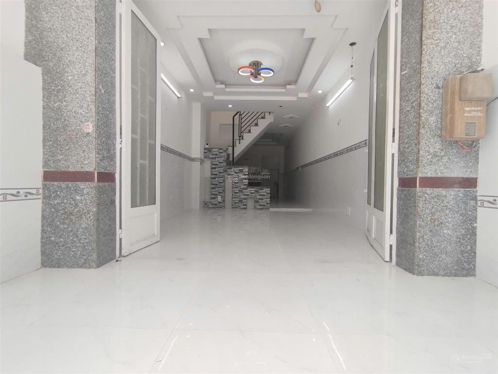 Nhà bán giá chỉ 2,1 tỷ  gần cầu long kiển, đường lê văn lương, nhà bè.