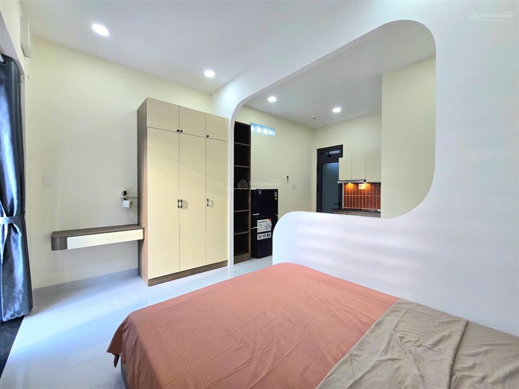 Chính chủ cho thuê căn hộ 1 phòng ngủ ban công full nội thất đối diện vạn phúc city