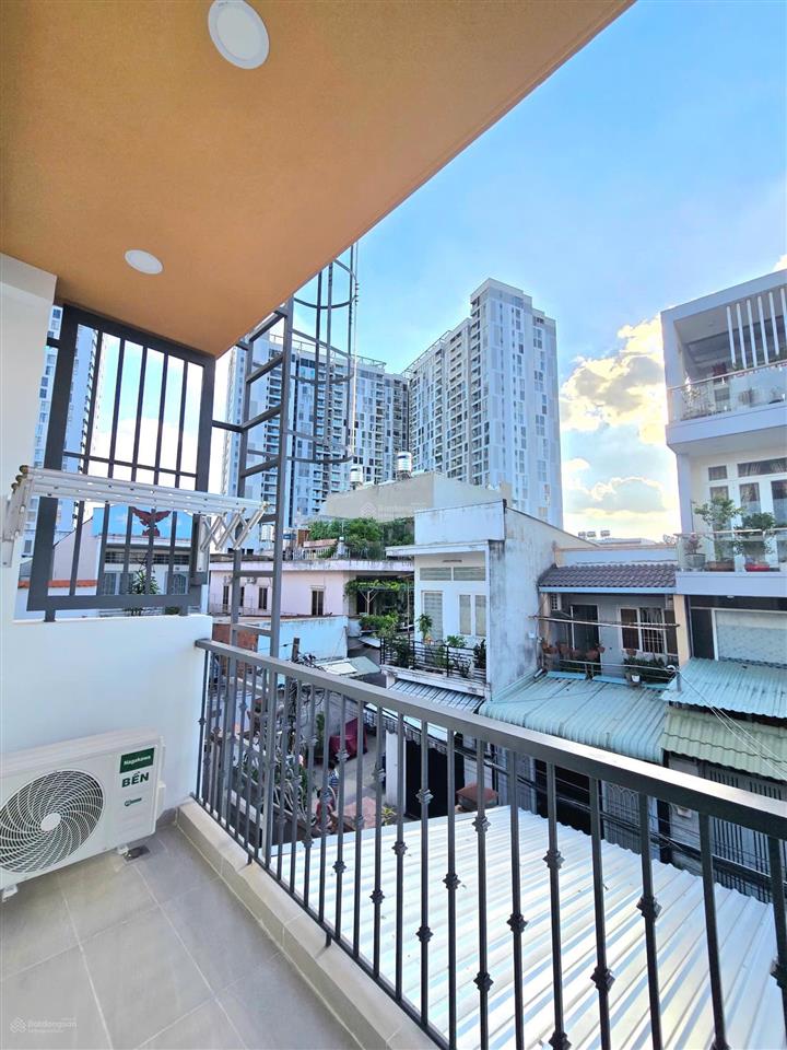Chính chủ cho thuê căn hộ 1 phòng ngủ ban công full nội thất đối diện vạn phúc city
