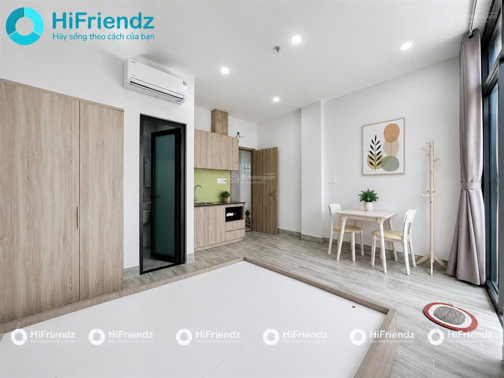 Cho thuê căn hộ ban công thoáng full nội thất gần quận 1