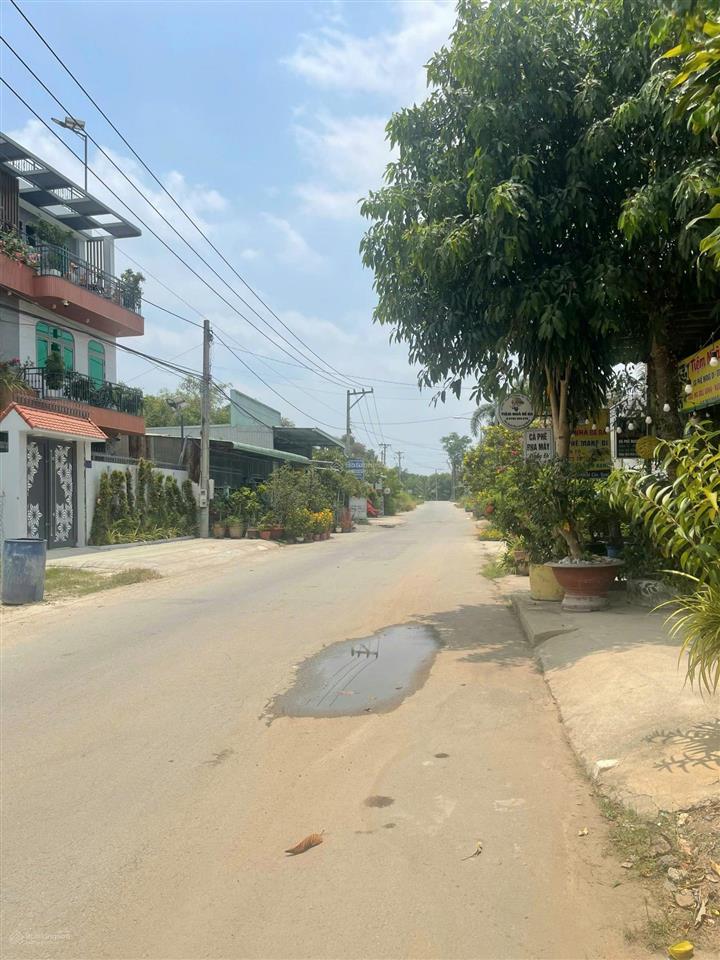 Hời bán nhà mt trước sau, 10x60m, 3 phòng ngủ, gần chợ búng, nhỉnh 20 triệu/m2