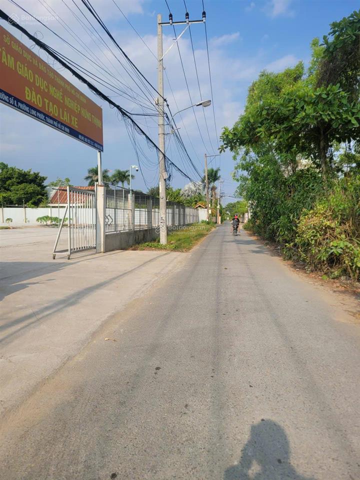Bán đất mặt tiền đường 8 long phước, ngay sau lưng ubnd phường