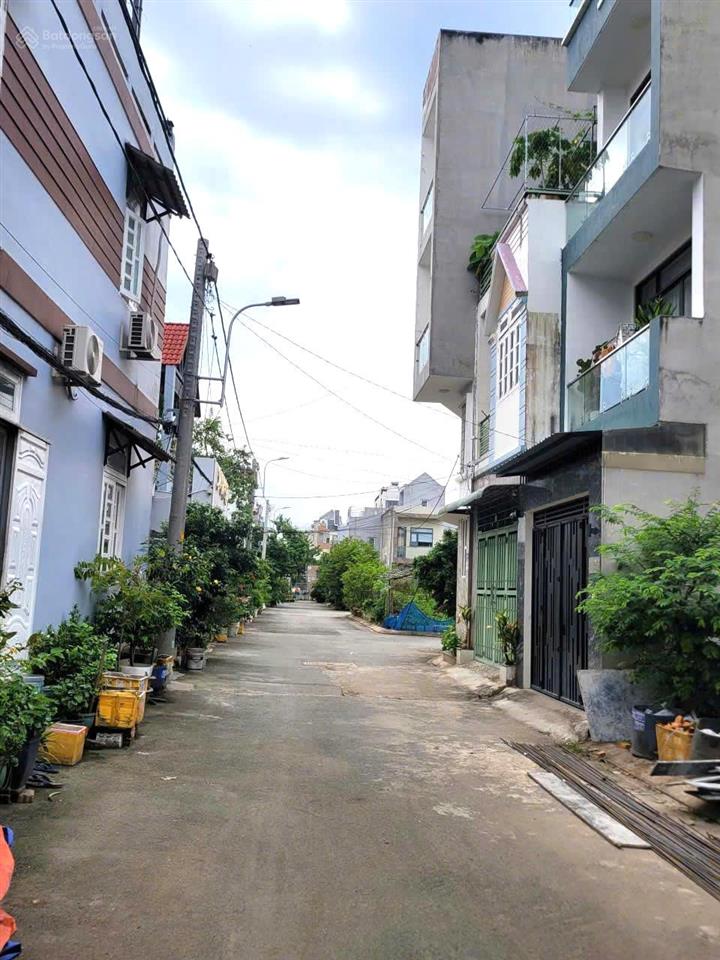 Bán đất đường 6 long trường  hẻm xe hơi thông.
