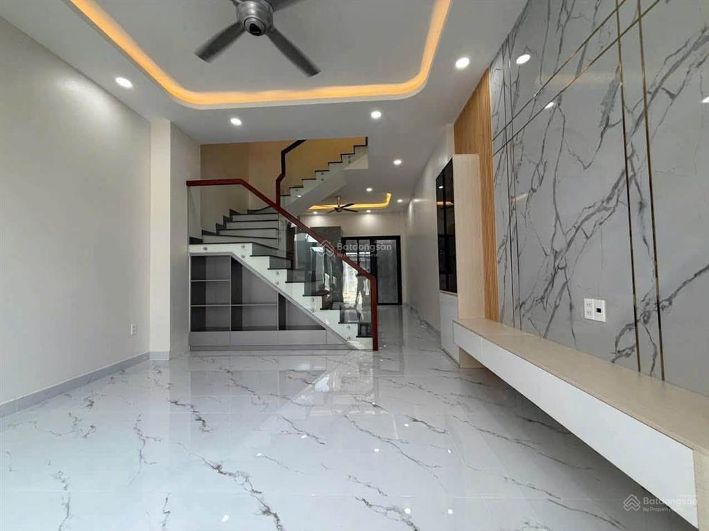 Bán nhà 3 tầng cạnh vinhomes q9, 60m2 giá chỉ 4,95 tỉ
