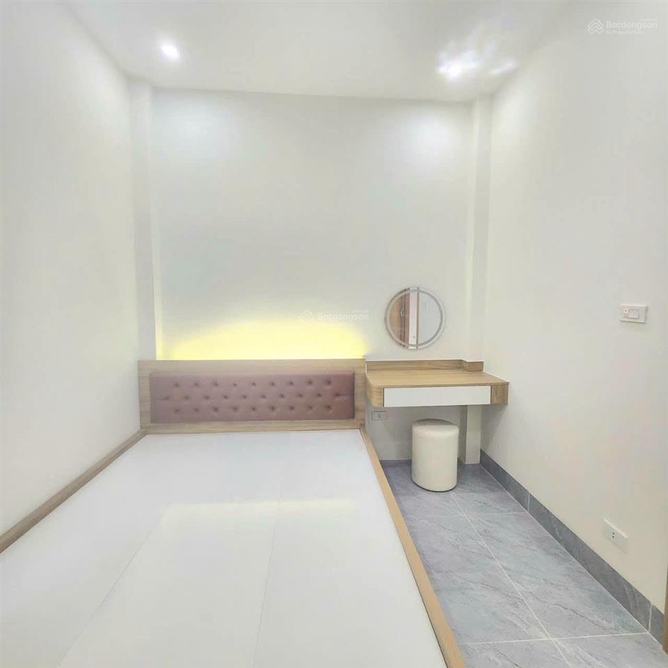 Nhà 4 tầng có thang máy sát đông tăng longchợ long trường giá đầu tư 6.39 tỷ