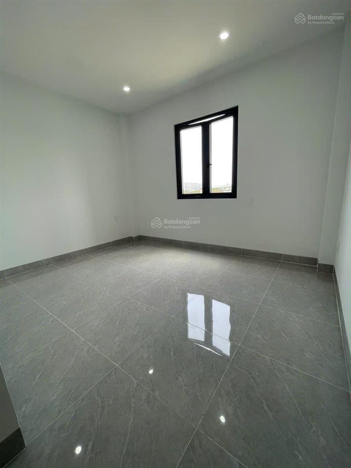 Bán nhà 1 sẹc lò lu 60m2 (4x15) ô tô 7 chỗ vào nhà 4pn khép kín view landmark 81