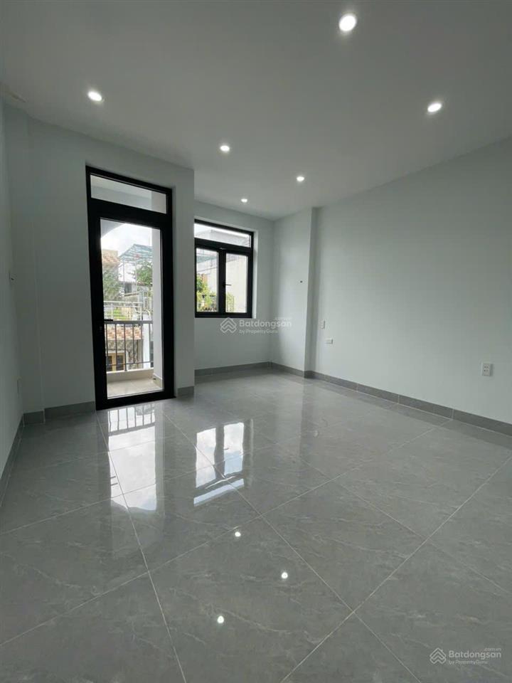 Bán nhà 1 sẹc lò lu 60m2 (4x15) ô tô 7 chỗ vào nhà 4pn khép kín view landmark 81