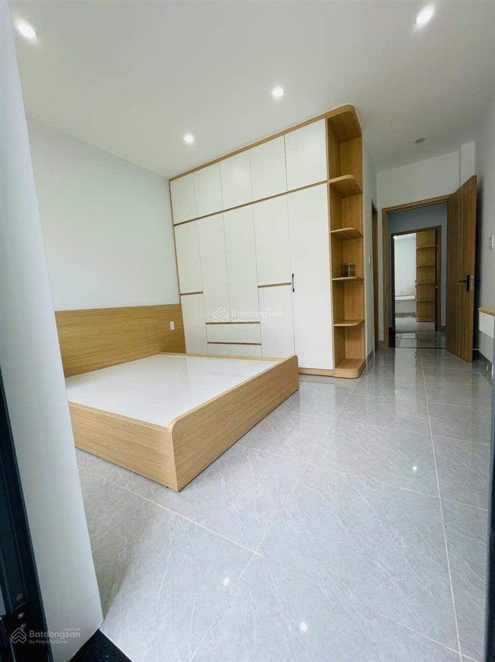 Bán nhà 1 sẹc lò lu 60m2 (4x15) ô tô 7 chỗ vào nhà 4pn khép kín view landmark 81