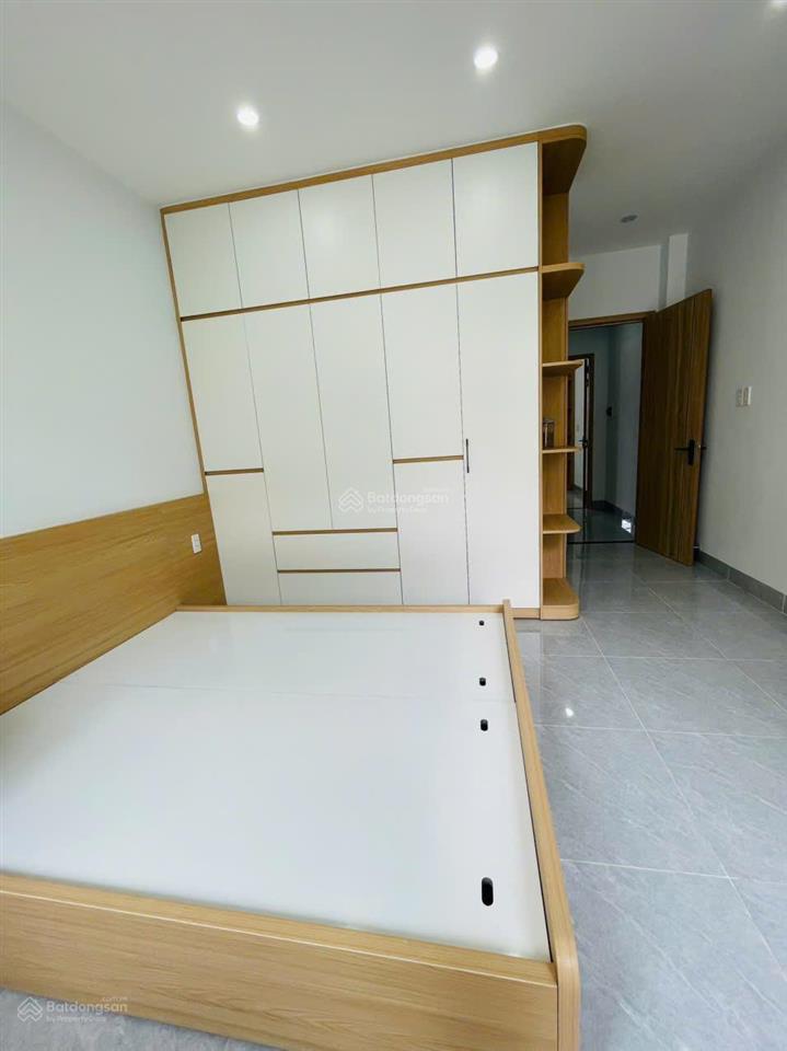 Bán nhà 1 sẹc lò lu 60m2 (4x15) ô tô 7 chỗ vào nhà 4pn khép kín view landmark 81