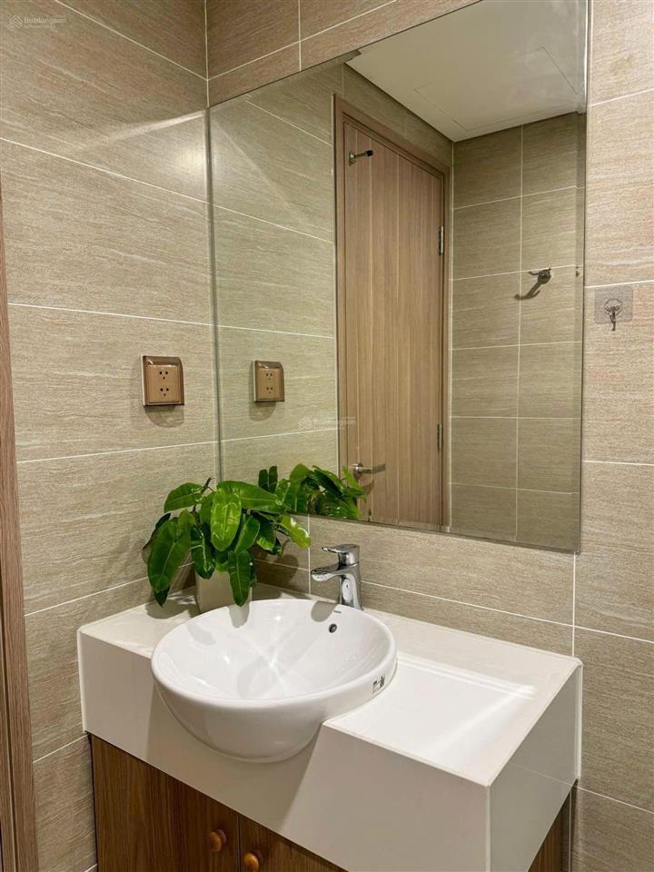 Cho thuê gấp cc 2pn, 2wc, 69m2 tại the origami, 10 triệu vnd