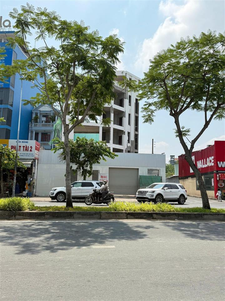 Hiếm! mặt tiền trần não ngang 9,6m xây 1 hầm 8 tầng, chỉ 271 triệu/m