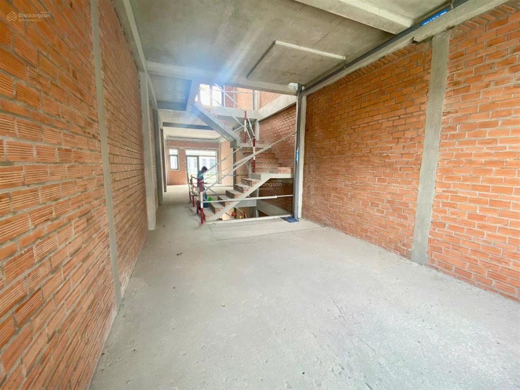 Cho thuê nhà phố thương mại bcons uni valley 12 triệu/tháng