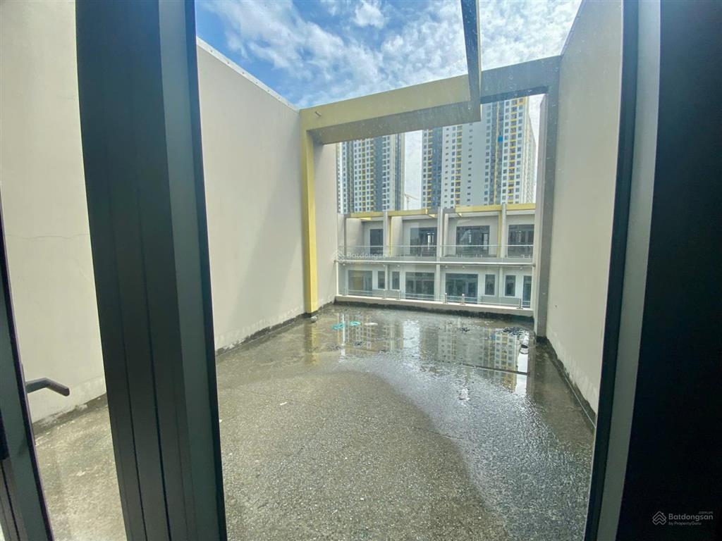 Cho thuê nhà phố thương mại bcons uni valley 12 triệu/tháng