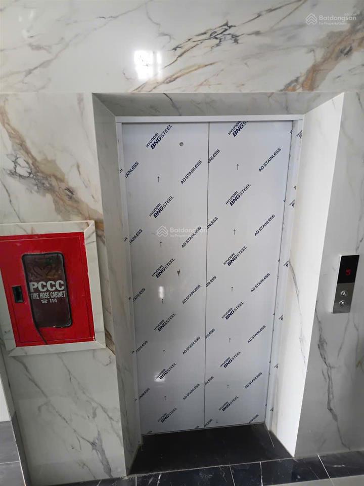 Nhà 5 lầu 9 phòng ngủ, dòng tiền 65 triệu/tháng, giá sốc 13,5 tỷ