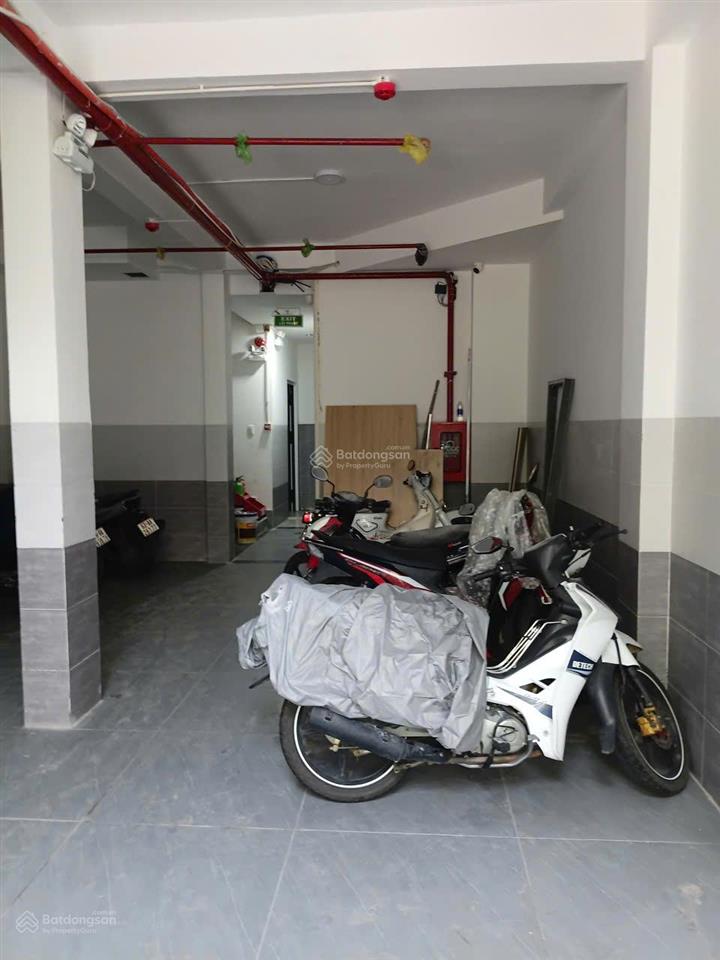 Nhà 5 lầu 9 phòng ngủ, dòng tiền 65 triệu/tháng, giá sốc 13,5 tỷ