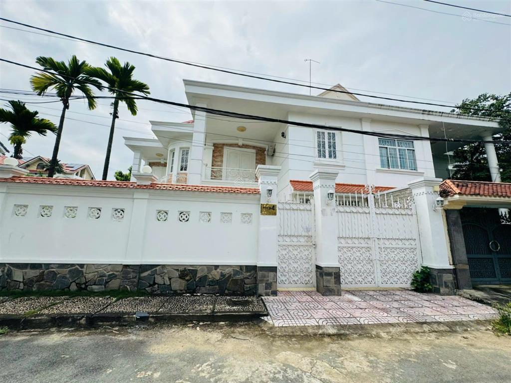 Chốt 50 tỷ! biệt thự 2 mặt tiền compound trần não dt khuôn đất 232m