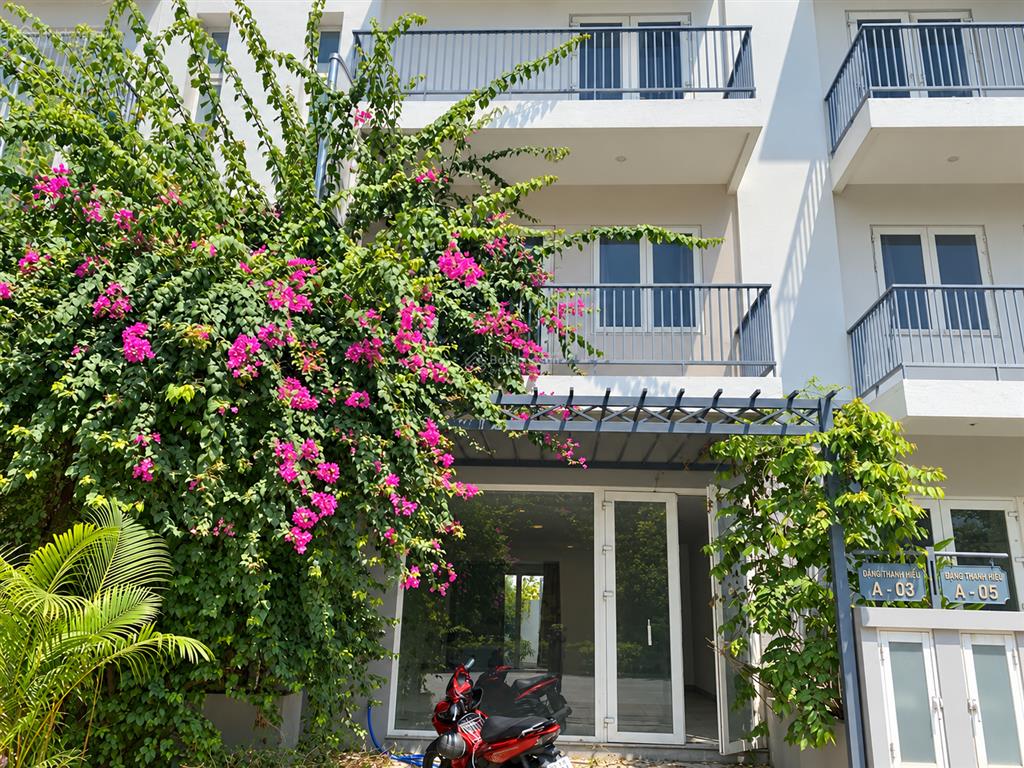 8,2 tỷ sở hữu biệt thự trung tâm thủ đức đất 140m2, 3 tầng