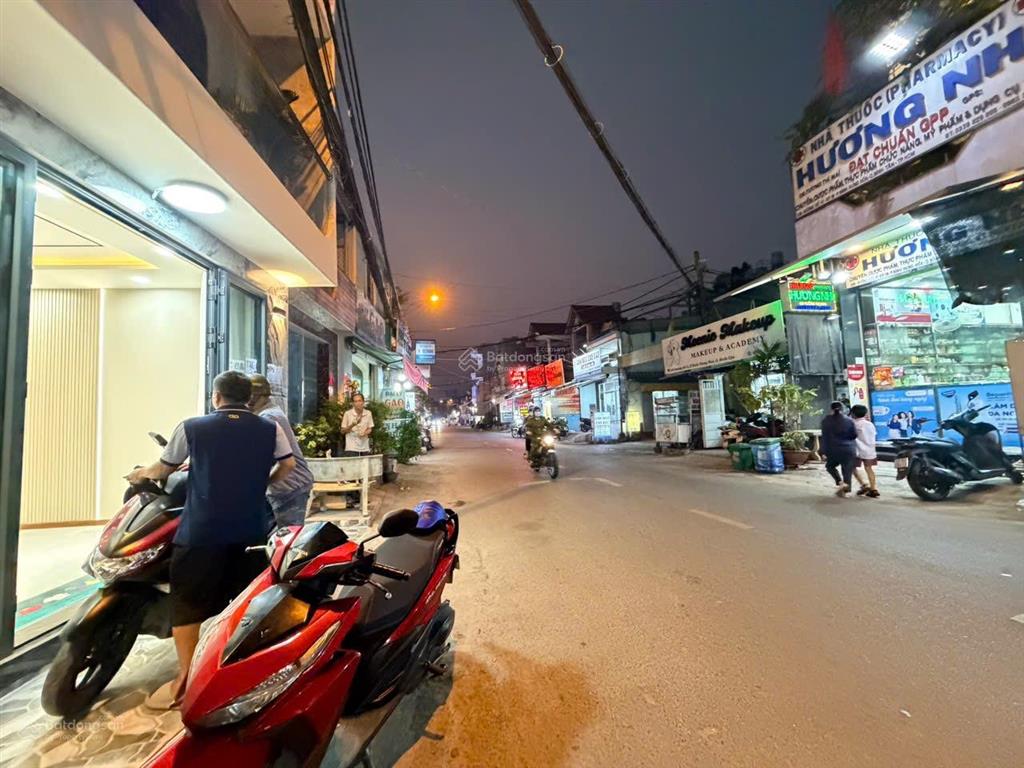 Nhà góc 2 mặt tiền kinh doanh mới hoàn thiện bình tân đường 12, p. bình hưng hòa