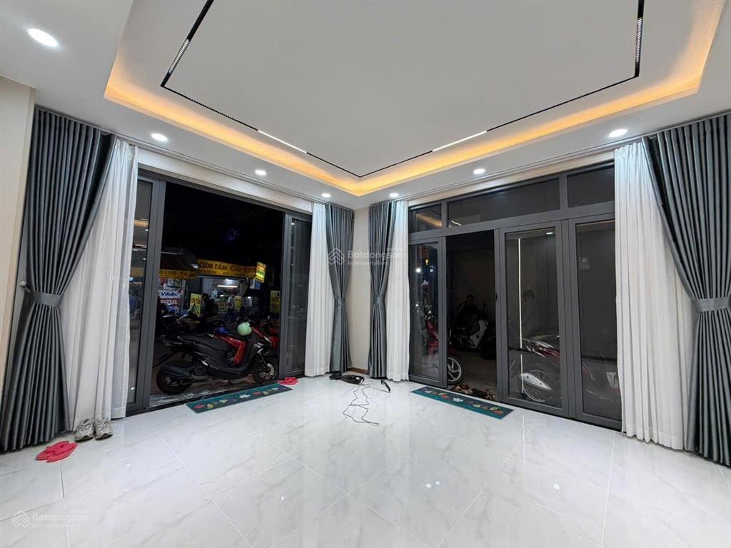 Nhà góc 2 mặt tiền kinh doanh mới hoàn thiện bình tân đường 12, p. bình hưng hòa