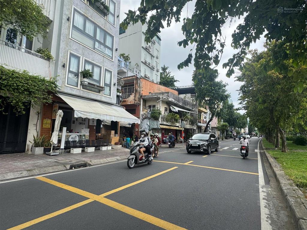 Bán nhà góc 2 mặt tiền đường trường sa p.2 q.phú nhuận
