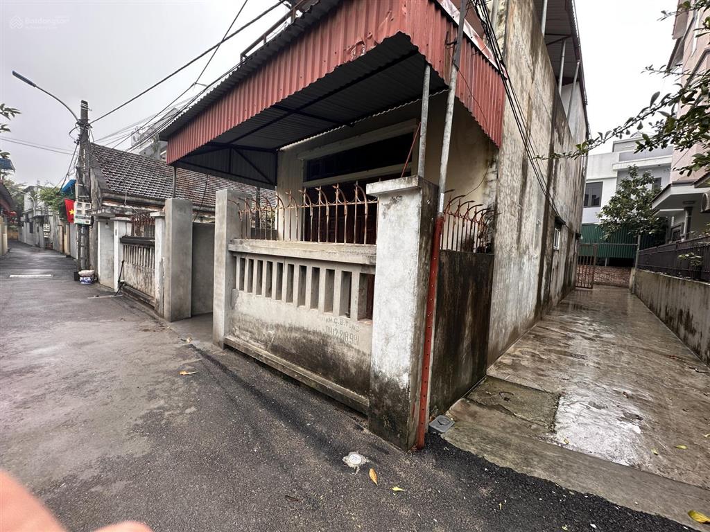 Bán nhà 2 tầng lô góc diện tích 85m2 mặt tiền hơn 5m, trung tâm quế phường kim bảng mới