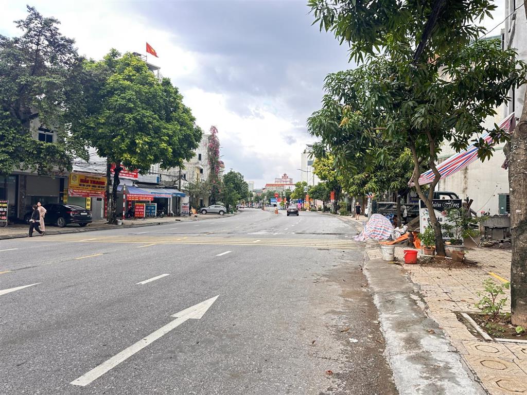 Bán đất mặt đường lý thường kiệt đoạn ngã 3 đh công nghiệp