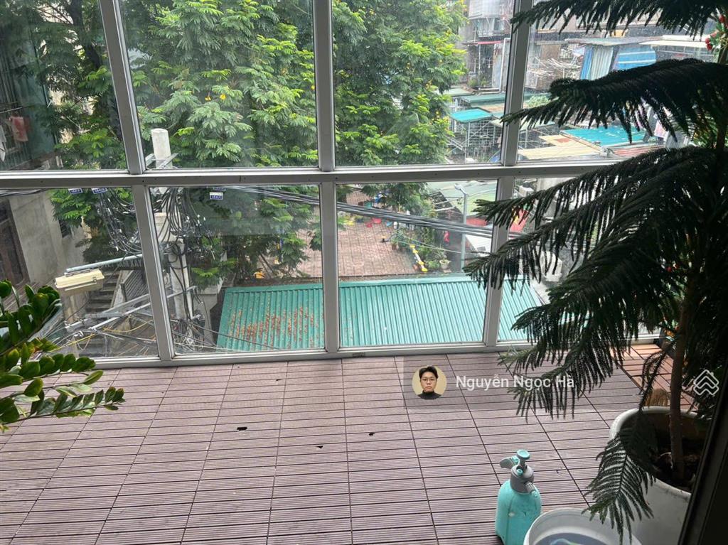 Cho thuê nhà mặt phố 8/3, 20 triệu/th, dt 150m2x2 tầng, đẹp, nhiều tiện ích