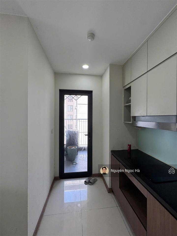 Cho thuê cc 3pn, 2wc, 94m2 tại rose town 79 ngọc hồi, 12 triệu, view đẹp hot!