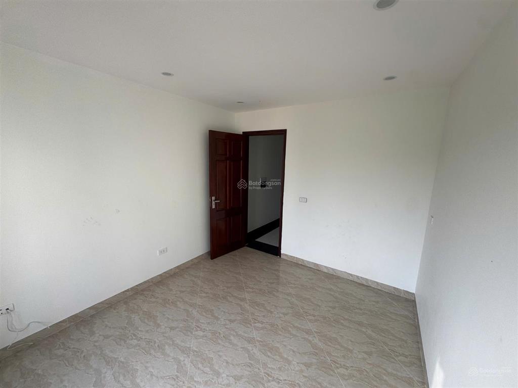 Hàng hiếm tại ngọc hồi, cho thuê nhà 5 tầng ngõ 26 đường ngọc hồi 6pn, 4wc, 40m2, 12 triệu/th