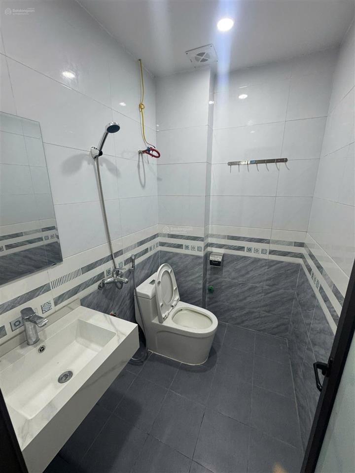 Hàng hiếm tại ngọc hồi, cho thuê nhà 5 tầng ngõ 26 đường ngọc hồi 6pn, 4wc, 40m2, 12 triệu/th