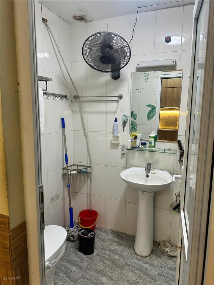 Cho thuê cc 2pn, 1wc, 65m2 tại chung cư cầu tiên, 1277 giải phóng 8 triệu vnd