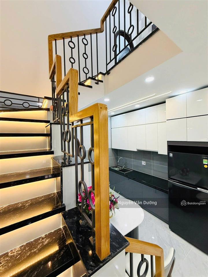 Nhanh chân! phố đặng tiến đông, 2 thoáng, ngõ thông, gần phố, ô tô cách 25m, sân xe riêng, 38m2* 5t