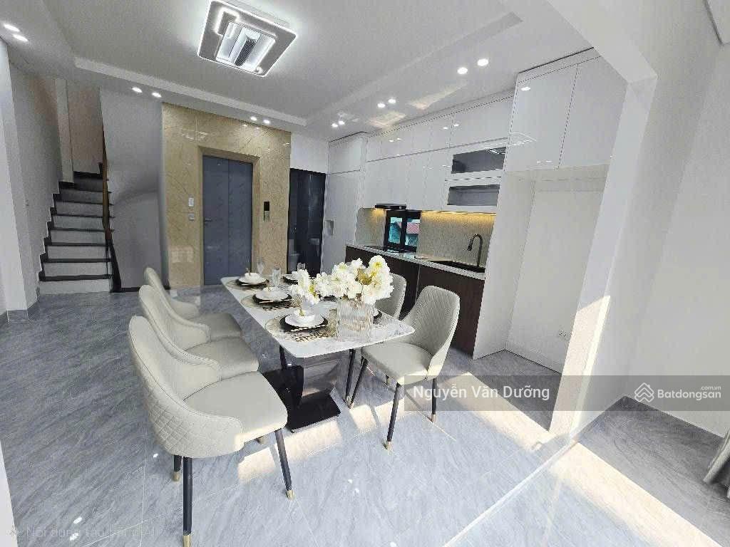 Cực hiếm! phố vũ ngọc phan, thang máy, ngõ nông 3 gác tránh, cách ô tô 20m, 39m2 * 6t, nhỉnh 8 tỷ