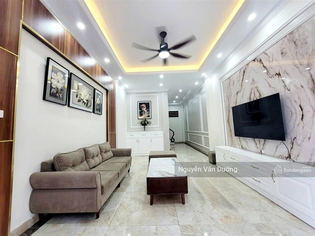 Siêu hiếm! phố đoàn thị điểm, thang máy xịn, cách ô tô 30m, ngõ nông gần phố, sân xe riêng, 38m2*6t