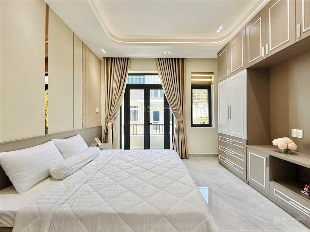 Bán nhà pháo đài láng 5 tầng, 3 ngủ khép kín, ngõ rộng thông nguyễn chí thanh, ô tô đỗ gần, 39m2*5t