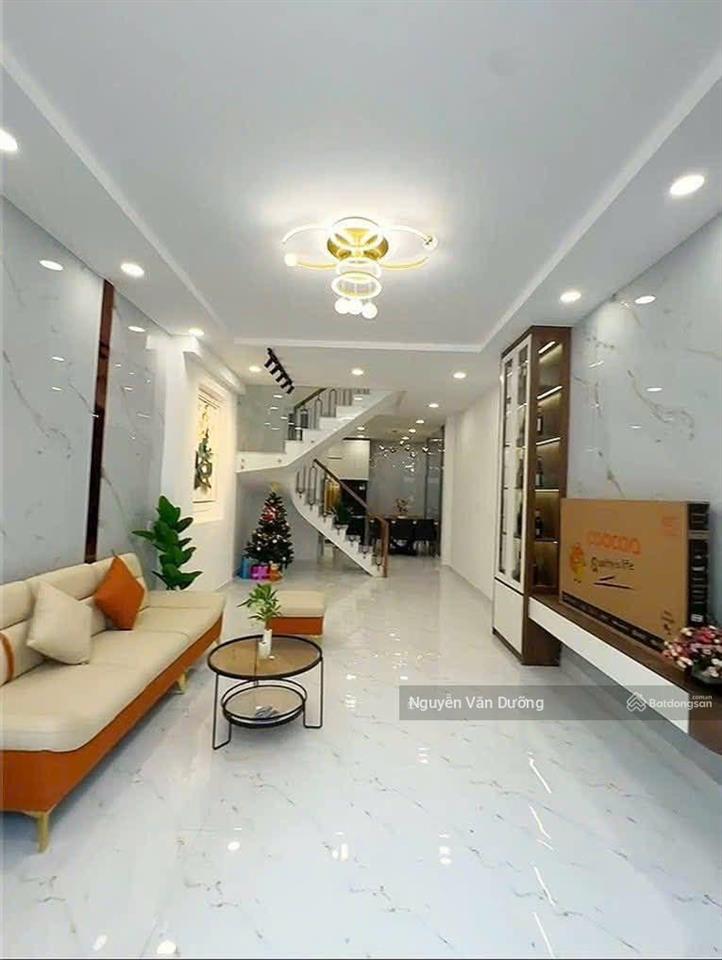 Hiếm nhà phố đoàn thị điểm  cát linh gần hoàng cầu, ngõ 3 gác thông, sân xe, không qh, dt 38m2*5t