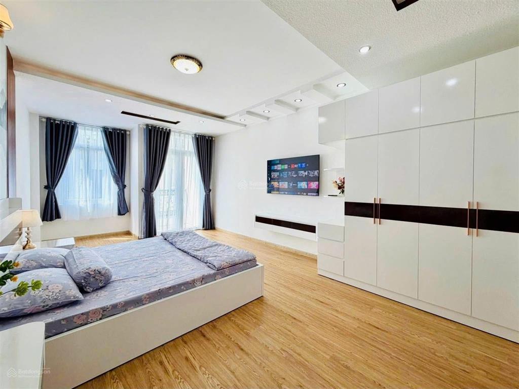 Duy nhất ! lô góc phố chùa bộc, ngõ nông sát phố, nhà mới koong, sân xe, không qh, 41m2*5t