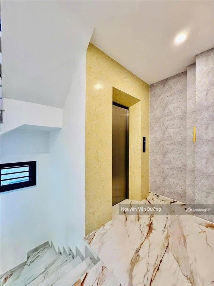 Nhà riêng phố thịnh quang, thang máy, nhà đẹp ở ngay, ngõ nông gần mặt phố, sân xe riêng, 38m2*6t
