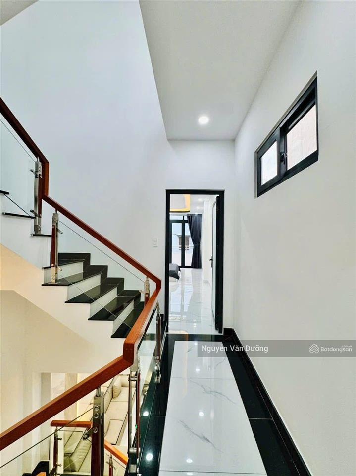 Giá mềm! phố hào nam,2 mặt thoáng ,ngõ thông, mặt ngõ kinh doanh ,dân xây chắc chắn, ở ngay 40m2*5t