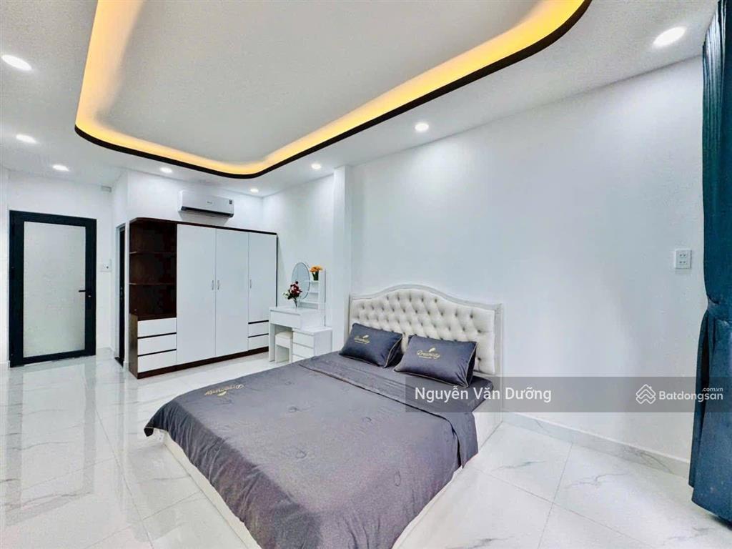 Giá mềm! phố hào nam,2 mặt thoáng ,ngõ thông, mặt ngõ kinh doanh ,dân xây chắc chắn, ở ngay 40m2*5t