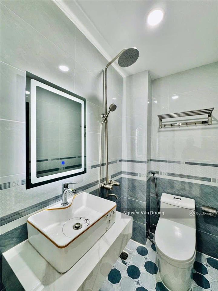 Giá mềm! phố hào nam,2 mặt thoáng ,ngõ thông, mặt ngõ kinh doanh ,dân xây chắc chắn, ở ngay 40m2*5t