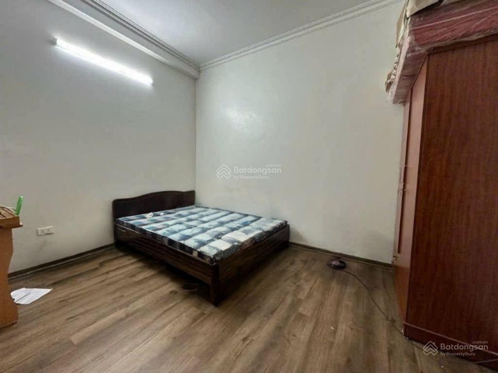 Phố trần quang diệu giáp hoàng cầu, ngõ nông, 2 mặt thoáng gần phố, ô tô đỗ gần, dt 38m2*5t