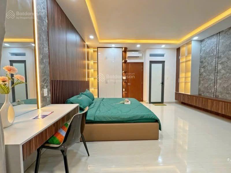 Nhà đẹp phố nguyễn chí thanh, huỳnh thúc kháng, ô tô cách 25m, gần ngoại thương, sân xe, 42m2*5t