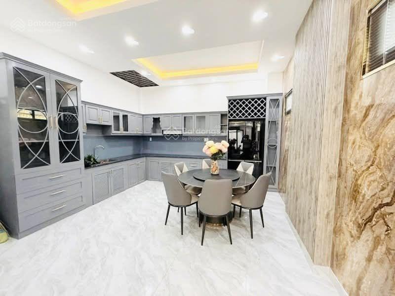 Nhà đẹp phố nguyễn chí thanh, huỳnh thúc kháng, ô tô cách 25m, gần ngoại thương, sân xe, 42m2*5t