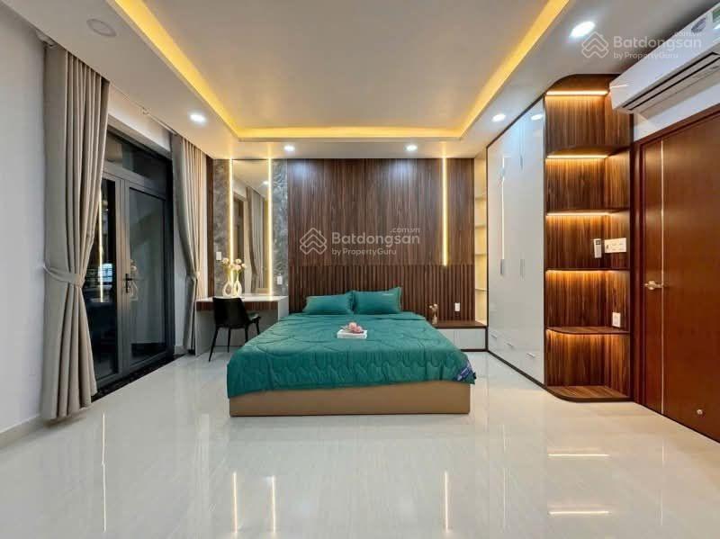 Nhà đẹp phố nguyễn chí thanh, huỳnh thúc kháng, ô tô cách 25m, gần ngoại thương, sân xe, 42m2*5t