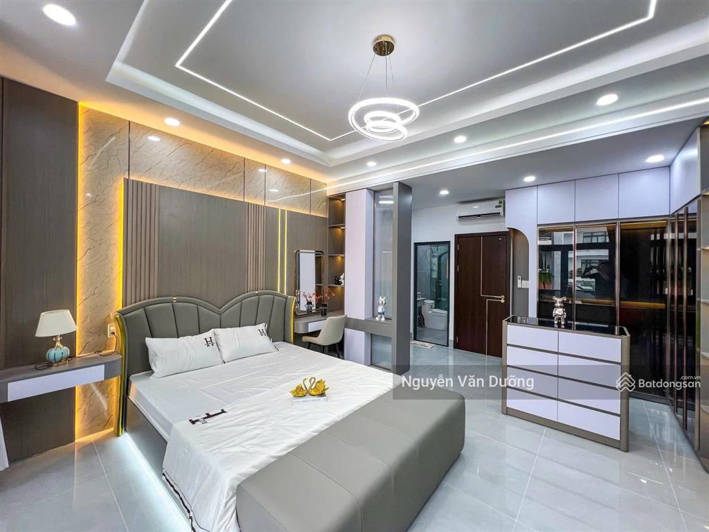 Phố vip chùa bộc, 30m ra phố, ô tô đỗ gần, lô góc, nhà dân xây, sân xe, 40m2*5t, giá 8.2 tỷ
