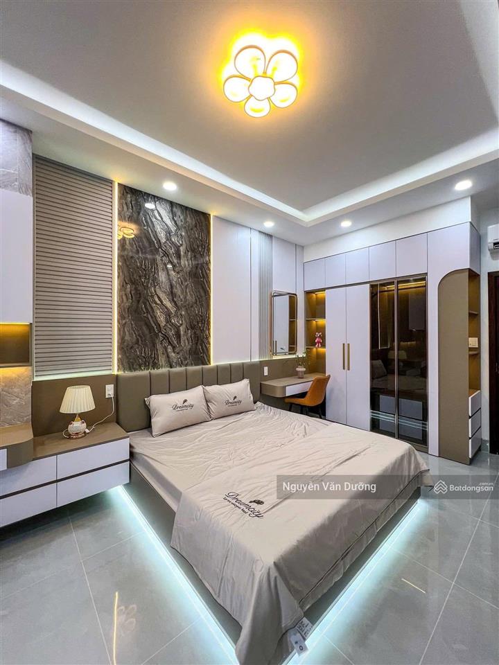 Phố vip chùa bộc, 30m ra phố, ô tô đỗ gần, lô góc, nhà dân xây, sân xe, 40m2*5t, giá 8.2 tỷ