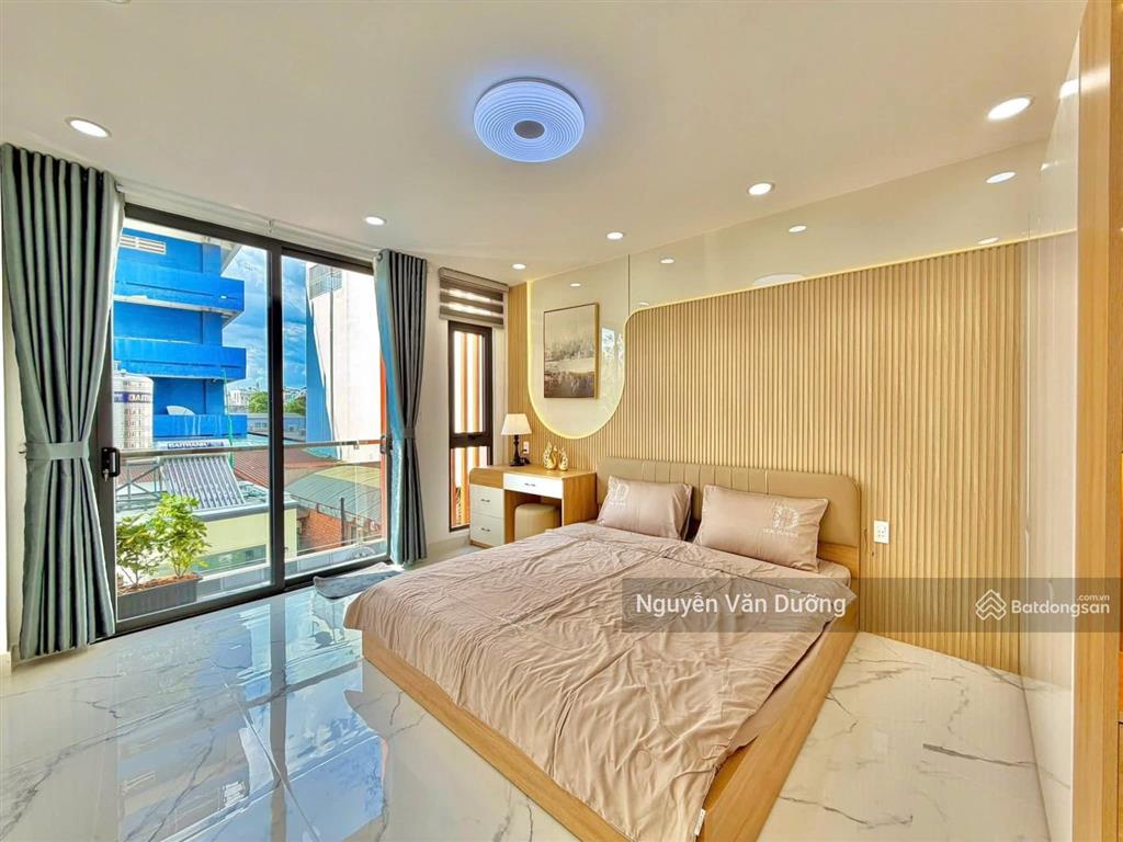 Chốt nhanh! lô góc phố đặng tiến đông, ngõ thông gần phố, ô tô cách 30m, sân xe riêng, dt 38m2 * 5t